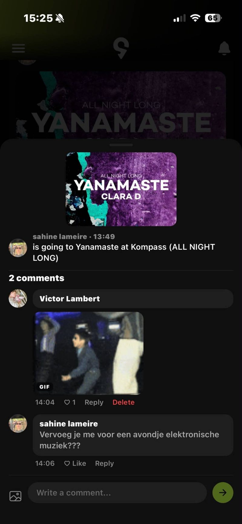 Reacties en GIFs onder een event